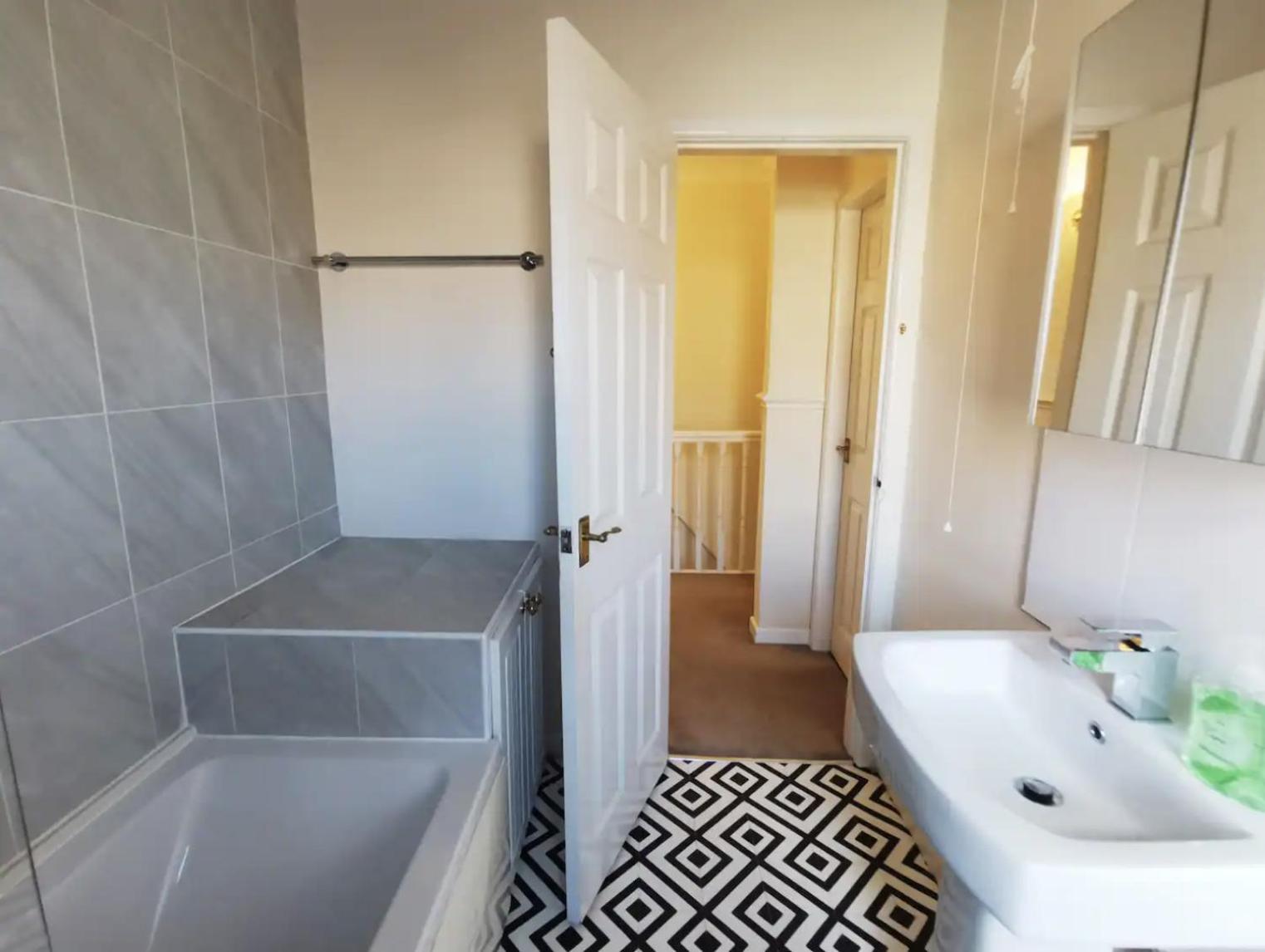 Summer Lane House-3 Bedrooms-Close To M1-Longer Stay-Free Parking Barnsley Ngoại thất bức ảnh